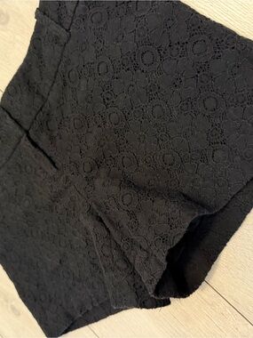 LOFT Black Lace-Textured Women's Shorts, 0/30”